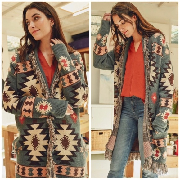 Native Cowichan Inspired Blanket Sweater - Picture 3 of 9